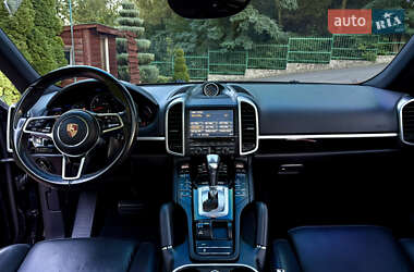 Позашляховик / Кросовер Porsche Cayenne 2015 в 
