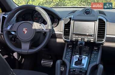 Позашляховик / Кросовер Porsche Cayenne 2010 в 