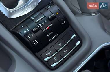 Позашляховик / Кросовер Porsche Cayenne 2010 в 