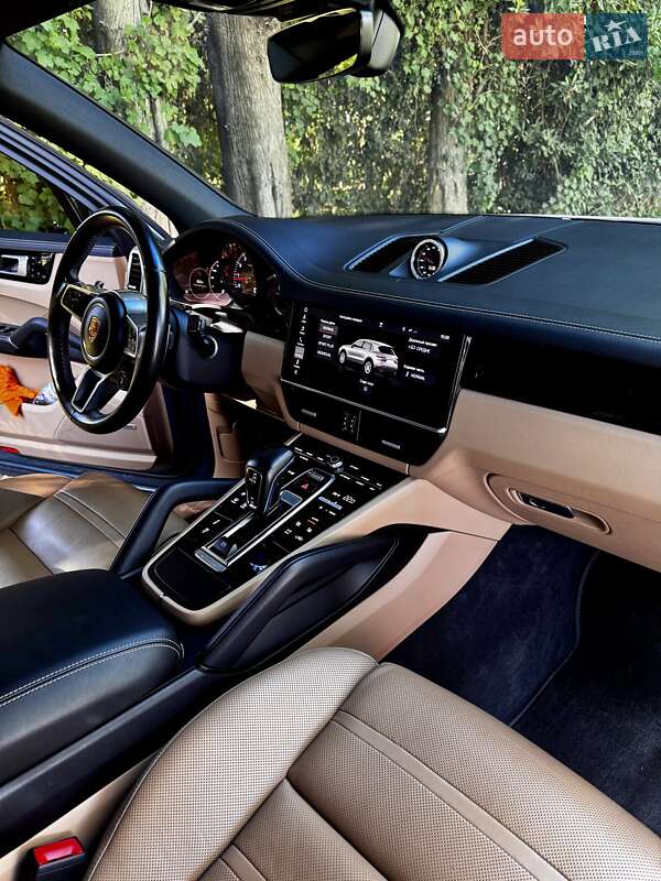 Позашляховик / Кросовер Porsche Cayenne 2018 в Києві