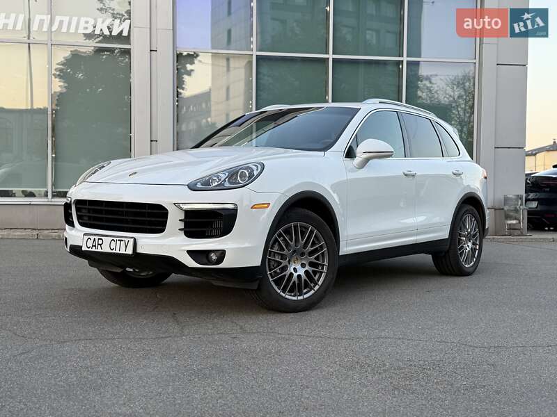Внедорожник / Кроссовер Porsche Cayenne 2016 в Киеве