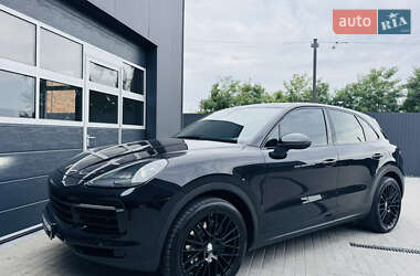 Позашляховик / Кросовер Porsche Cayenne 2018 в 