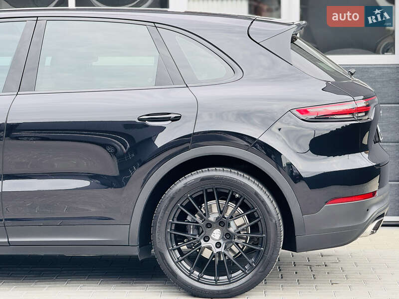 Позашляховик / Кросовер Porsche Cayenne 2018 в Мукачевому