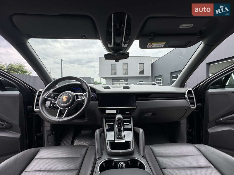 Позашляховик / Кросовер Porsche Cayenne 2018 в Мукачевому