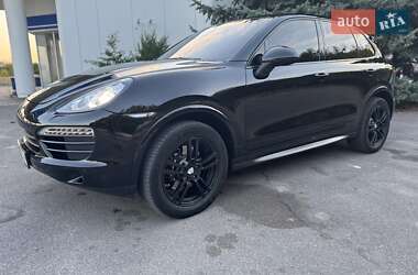 Позашляховик / Кросовер Porsche Cayenne 2012 в 
