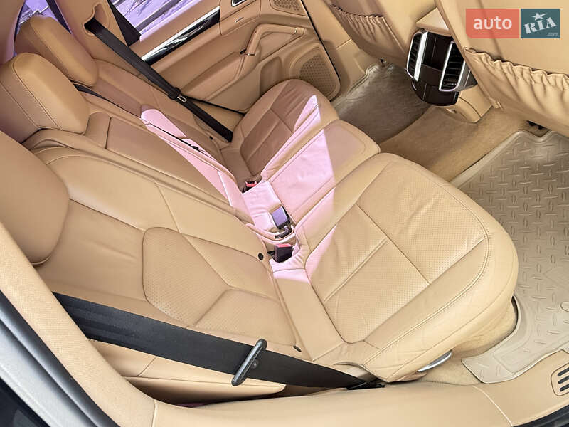 Внедорожник / Кроссовер Porsche Cayenne 2012 в Киеве фото 28 Внедорожник / Кроссовер Porsche Cayenne 2012 в Киеве