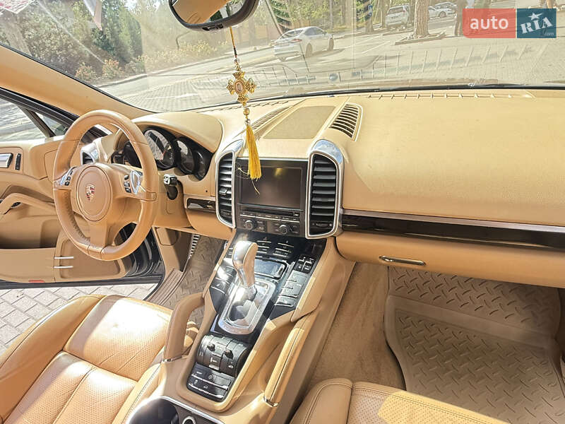 Внедорожник / Кроссовер Porsche Cayenne 2012 в Киеве фото 31 Внедорожник / Кроссовер Porsche Cayenne 2012 в Киеве