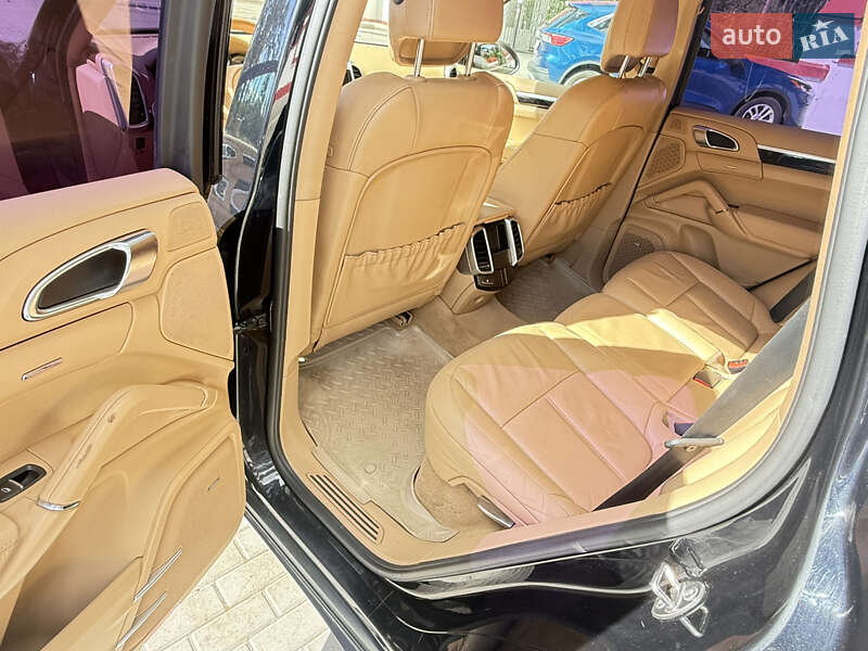 Внедорожник / Кроссовер Porsche Cayenne 2012 в Киеве фото 40 Внедорожник / Кроссовер Porsche Cayenne 2012 в Киеве