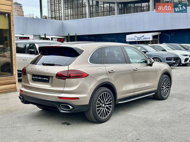 Внедорожник / Кроссовер Porsche Cayenne 2015 в Киеве фото 3 Внедорожник / Кроссовер Porsche Cayenne 2015 в Киеве