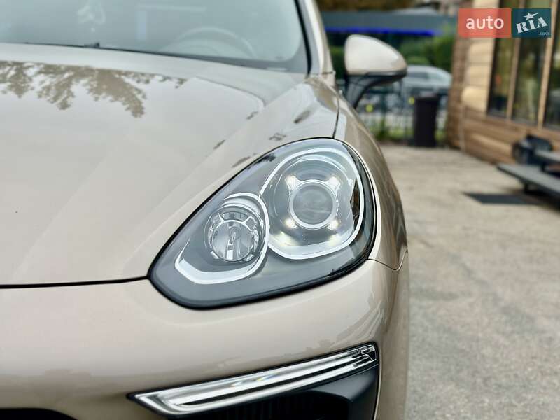 Внедорожник / Кроссовер Porsche Cayenne 2015 в Киеве фото 14 Внедорожник / Кроссовер Porsche Cayenne 2015 в Киеве