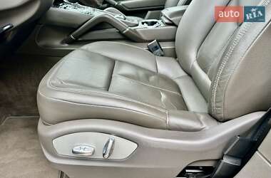 Внедорожник / Кроссовер Porsche Cayenne 2015 в 