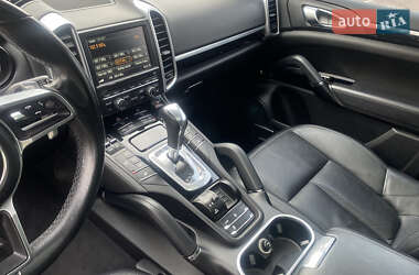 Позашляховик / Кросовер Porsche Cayenne 2016 в 