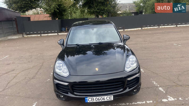 Позашляховик / Кросовер Porsche Cayenne 2016 в Чернігові