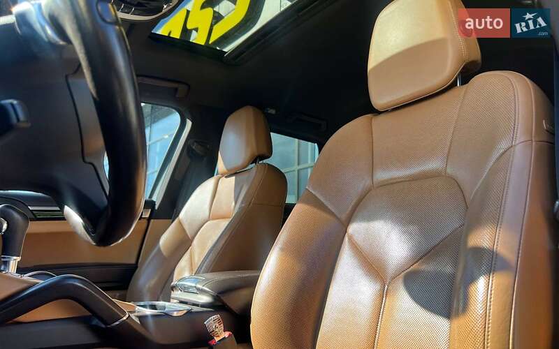 Позашляховик / Кросовер Porsche Cayenne 2012 в Івано-Франківську