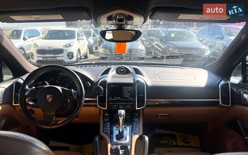 Позашляховик / Кросовер Porsche Cayenne 2012 в Івано-Франківську
