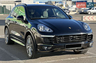 Внедорожник / Кроссовер Porsche Cayenne 2015 в Киеве