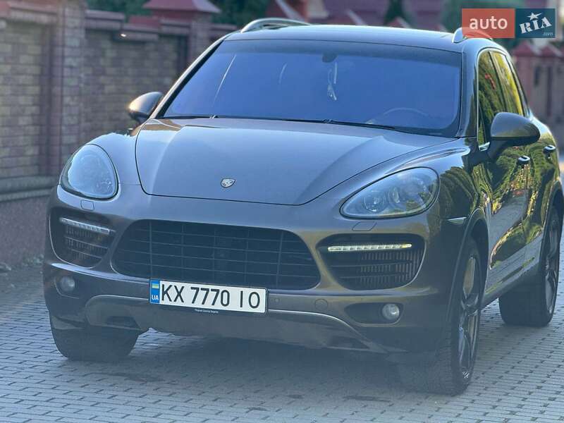 Внедорожник / Кроссовер Porsche Cayenne 2013 в Коростене