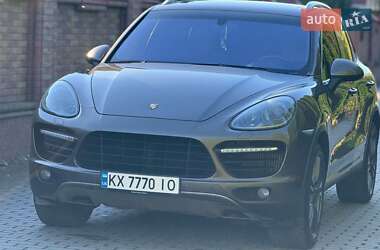 Позашляховик / Кросовер Porsche Cayenne 2013 в 