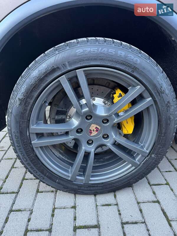 Внедорожник / Кроссовер Porsche Cayenne 2013 в Коростене