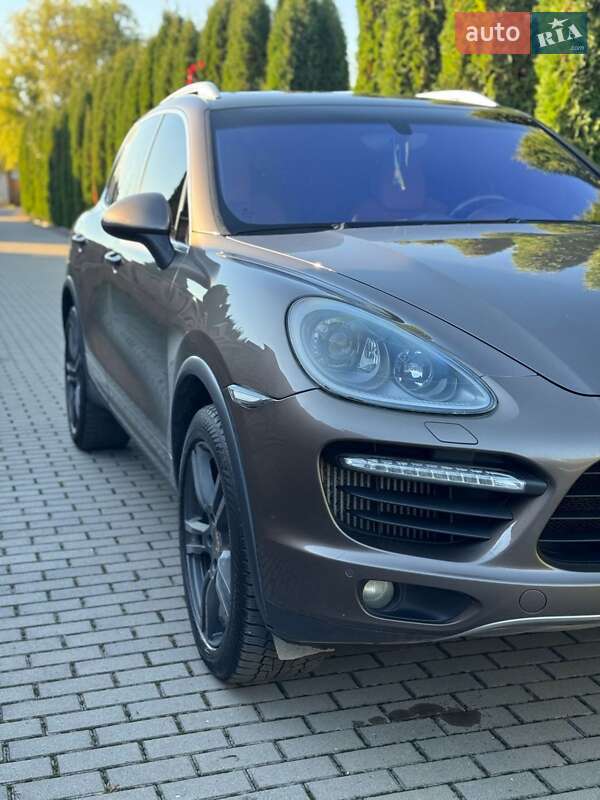 Внедорожник / Кроссовер Porsche Cayenne 2013 в Коростене
