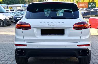 Внедорожник / Кроссовер Porsche Cayenne 2016 в 