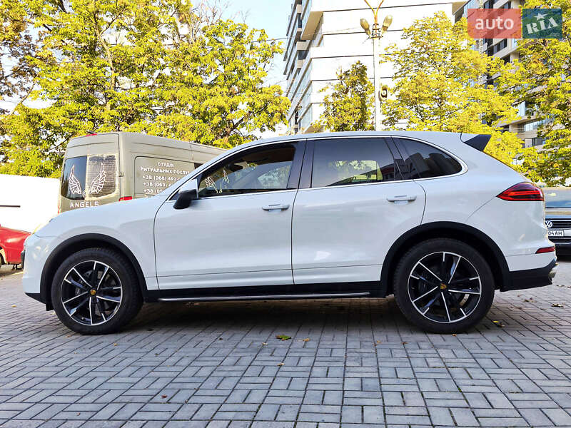Внедорожник / Кроссовер Porsche Cayenne 2016 в Днепре фото 10 Внедорожник / Кроссовер Porsche Cayenne 2016 в Днепре