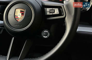 Позашляховик / Кросовер Porsche Cayenne 2023 в 