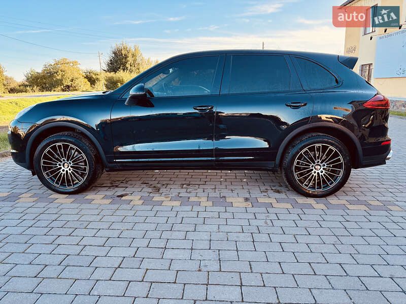 Внедорожник / Кроссовер Porsche Cayenne 2015 в Бродах