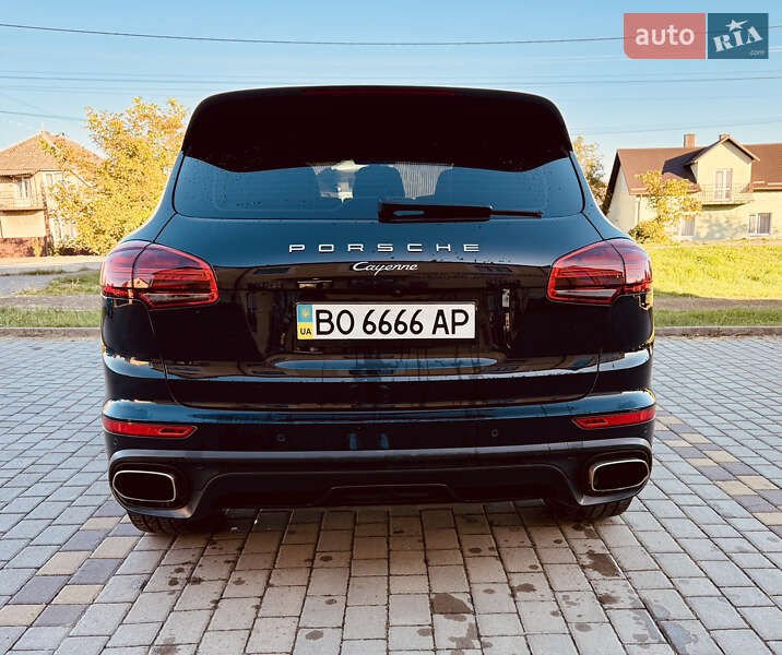 Внедорожник / Кроссовер Porsche Cayenne 2015 в Бродах