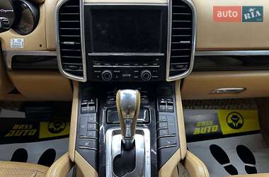 Внедорожник / Кроссовер Porsche Cayenne 2013 в 