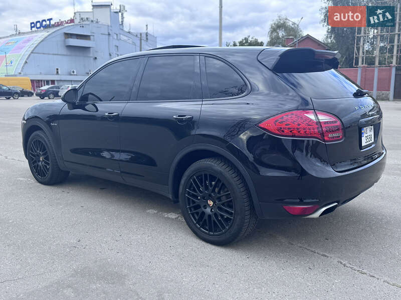 Позашляховик / Кросовер Porsche Cayenne 2014 в Харкові