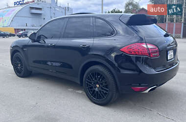 Внедорожник / Кроссовер Porsche Cayenne 2014 в 