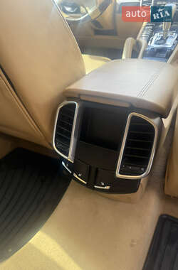 Внедорожник / Кроссовер Porsche Cayenne 2013 в 