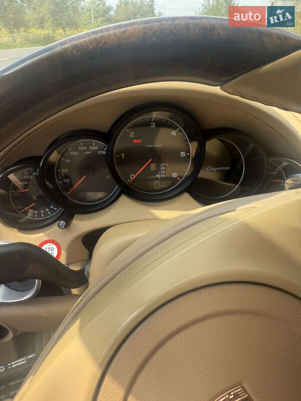 Позашляховик / Кросовер Porsche Cayenne 2013 в Тячеві