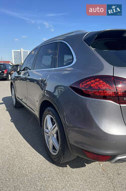 Внедорожник / Кроссовер Porsche Cayenne 2010 в 