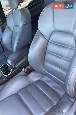 Внедорожник / Кроссовер Porsche Cayenne 2010 в 