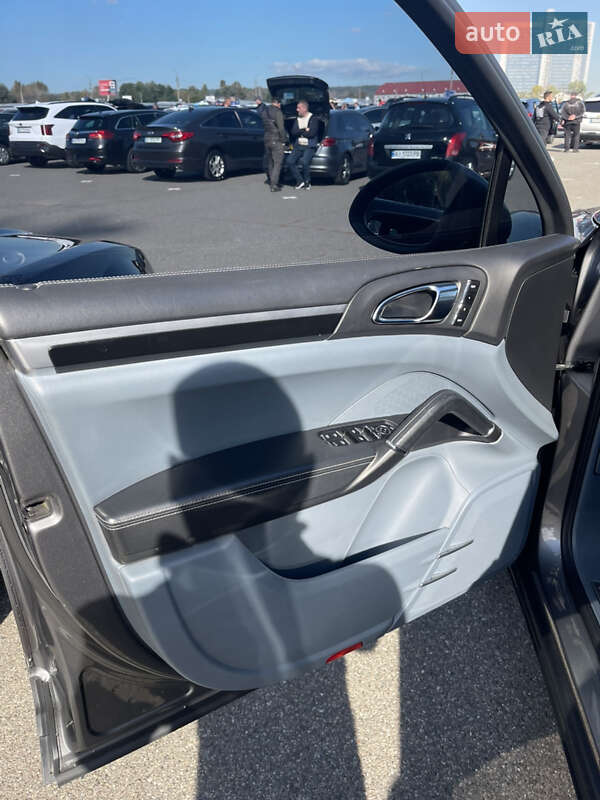 Внедорожник / Кроссовер Porsche Cayenne 2010 в Врадиевке фото 15 Внедорожник / Кроссовер Porsche Cayenne 2010 в Врадиевке