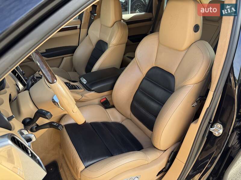 Позашляховик / Кросовер Porsche Cayenne 2012 в Дніпрі