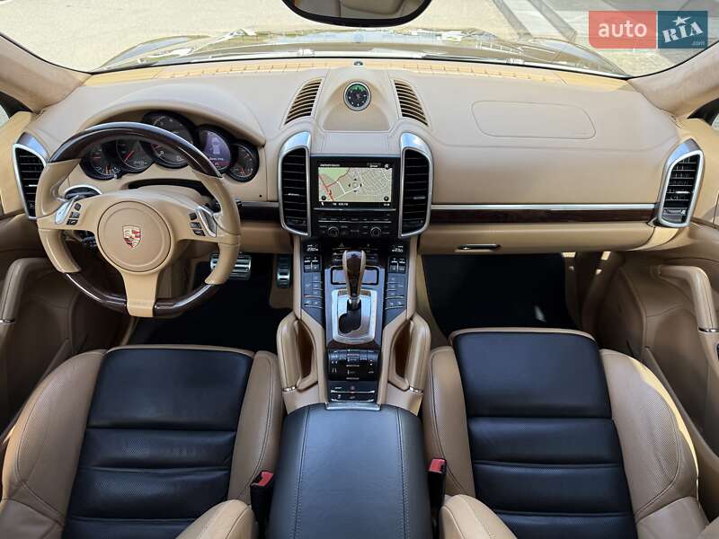 Позашляховик / Кросовер Porsche Cayenne 2012 в Дніпрі