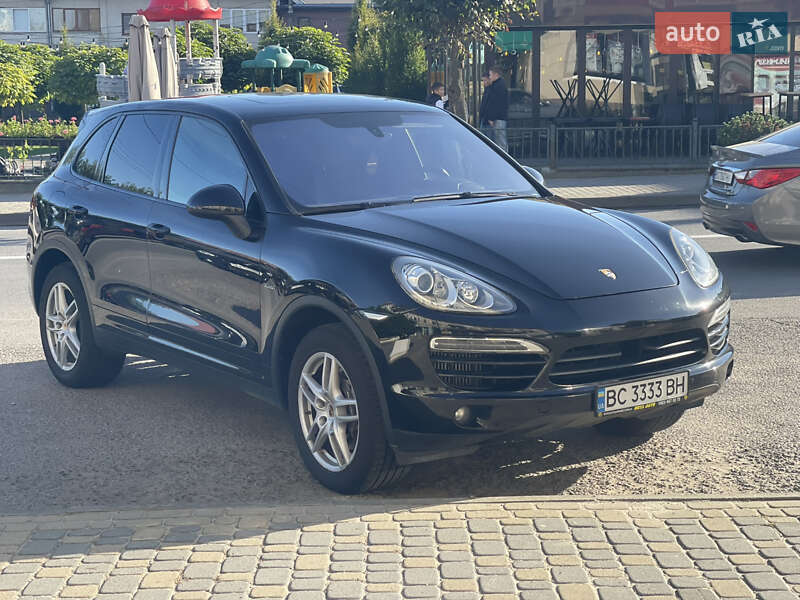Позашляховик / Кросовер Porsche Cayenne 2013 в 