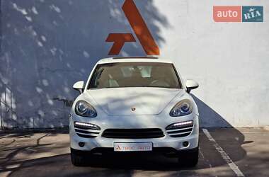 Внедорожник / Кроссовер Porsche Cayenne 2011 в 