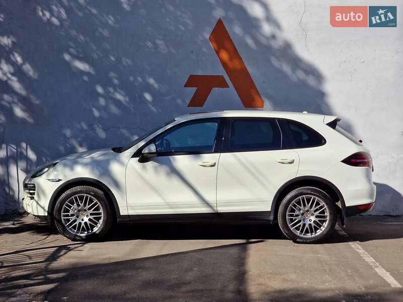 Внедорожник / Кроссовер Porsche Cayenne 2011 в Одессе