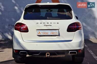 Внедорожник / Кроссовер Porsche Cayenne 2011 в 