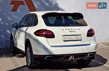 Внедорожник / Кроссовер Porsche Cayenne 2011 в 