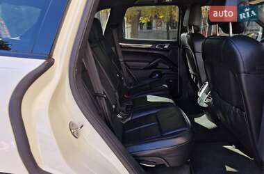 Внедорожник / Кроссовер Porsche Cayenne 2011 в 