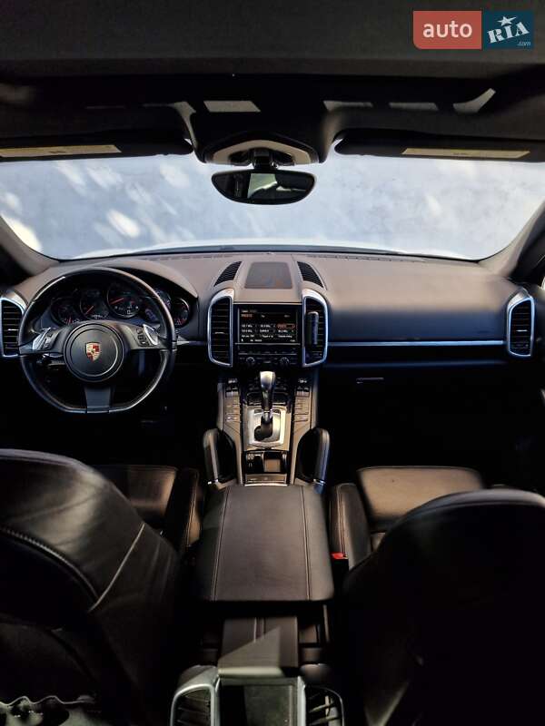 Внедорожник / Кроссовер Porsche Cayenne 2011 в Одессе