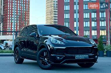 Внедорожник / Кроссовер Porsche Cayenne 2016 в Киеве