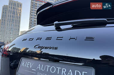 Позашляховик / Кросовер Porsche Cayenne 2016 в 