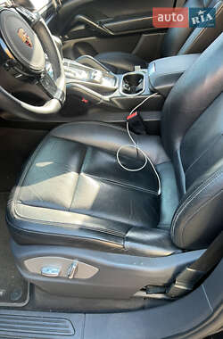 Внедорожник / Кроссовер Porsche Cayenne 2011 в 