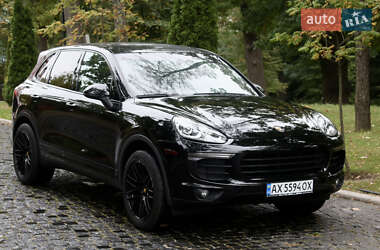 Позашляховик / Кросовер Porsche Cayenne 2015 в 